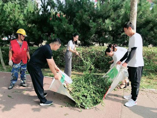 学苑中的花夏琳