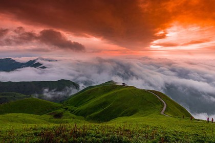 武功山露营要准备什么，武功山旅游几月份去最好？